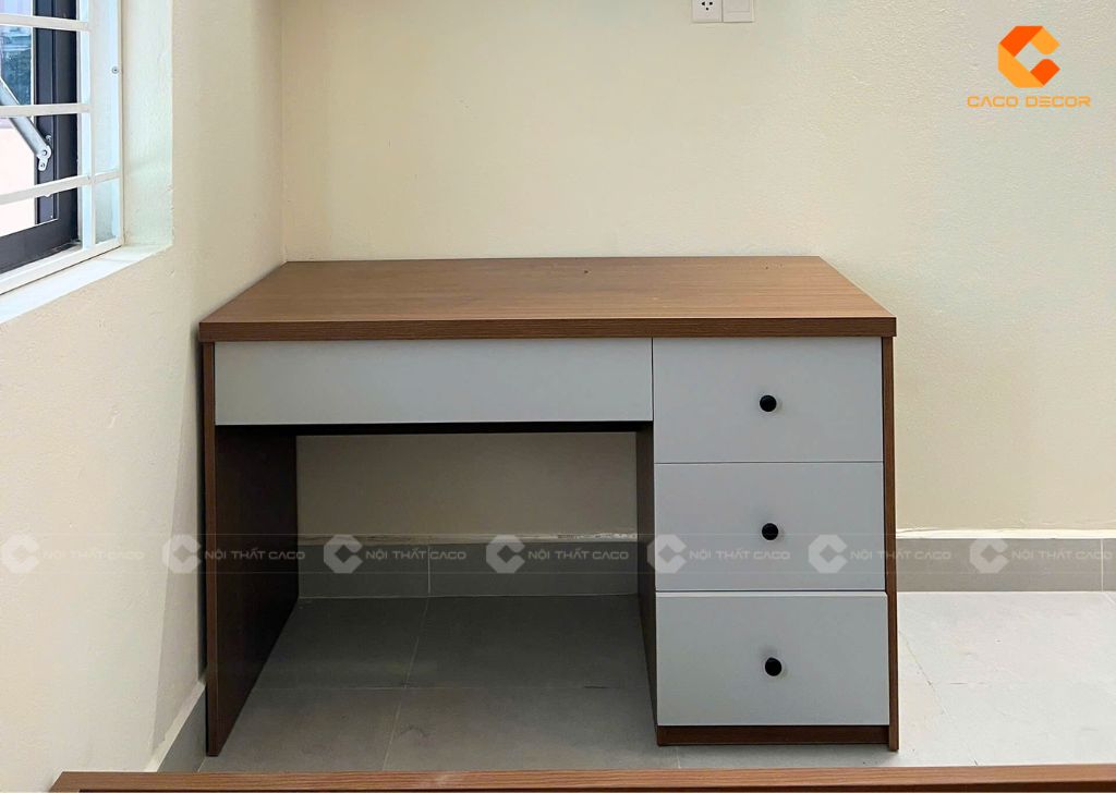 Ảnh chụp bàn làm việc tại nhà khách