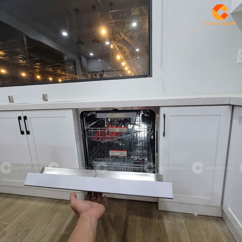 Ảnh chụp thực tế tủ bếp bàn giao tại nhà khách