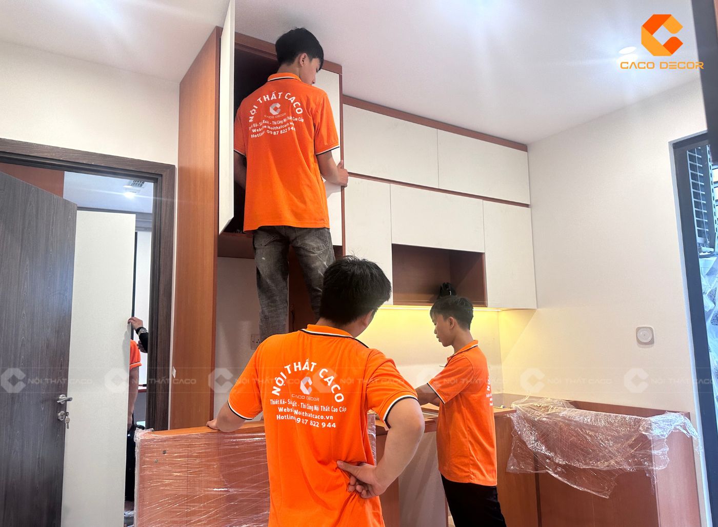 Đội ngũ thi công lắp đặt tại nhà khách