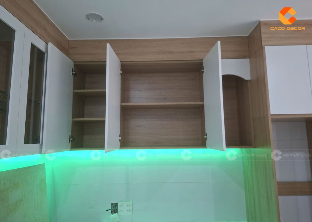 Tủ bếp gỗ công nghiệp TBM116 được chụp tại công trình