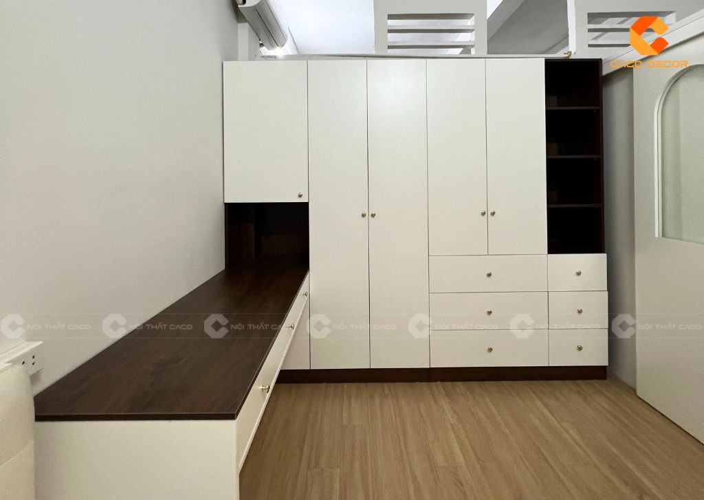 Hình chụp thực tế tủ quần áo kết hợp bàn dài
