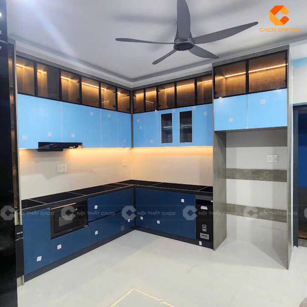 Ảnh chụp hoàn thiện tủ bếp chữ L tại nhà khách