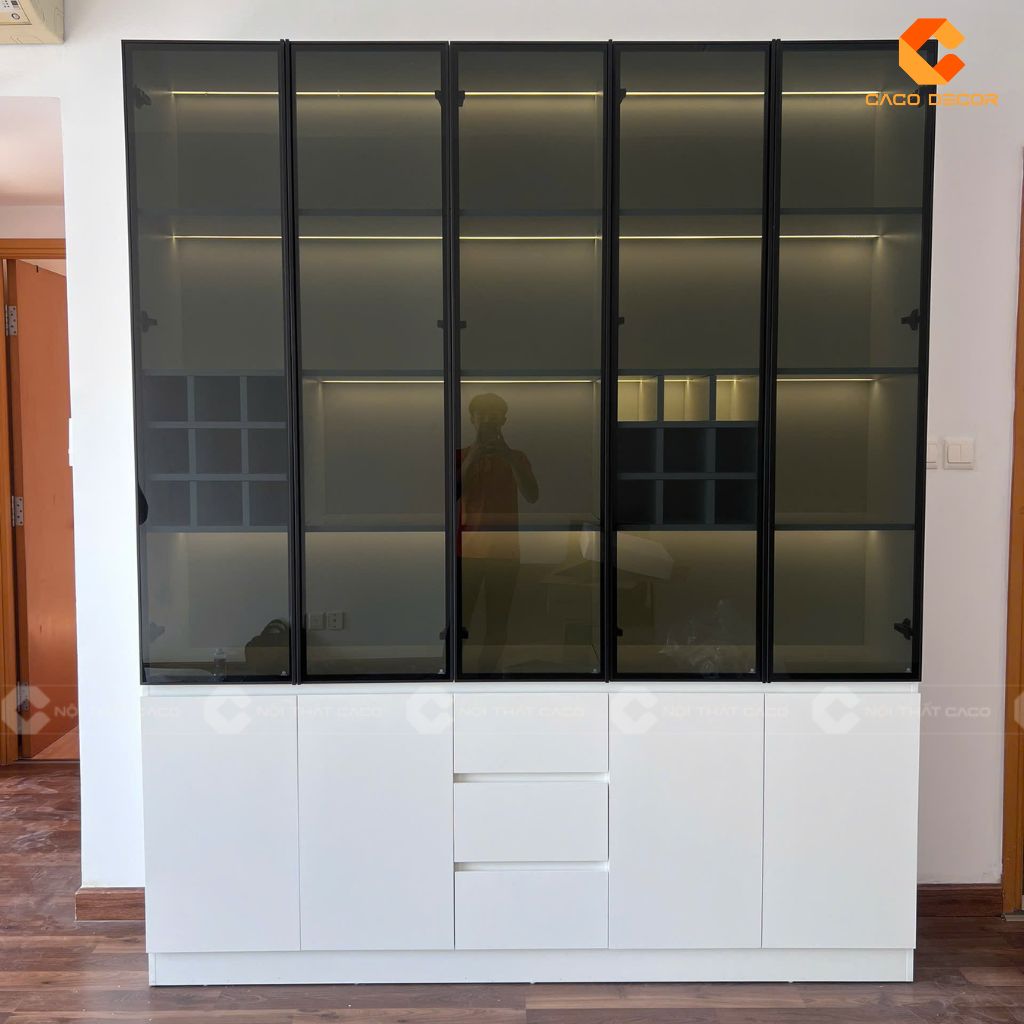 Hình thực tế tủ rượu cánh kính bàn giao nhà chị Trang