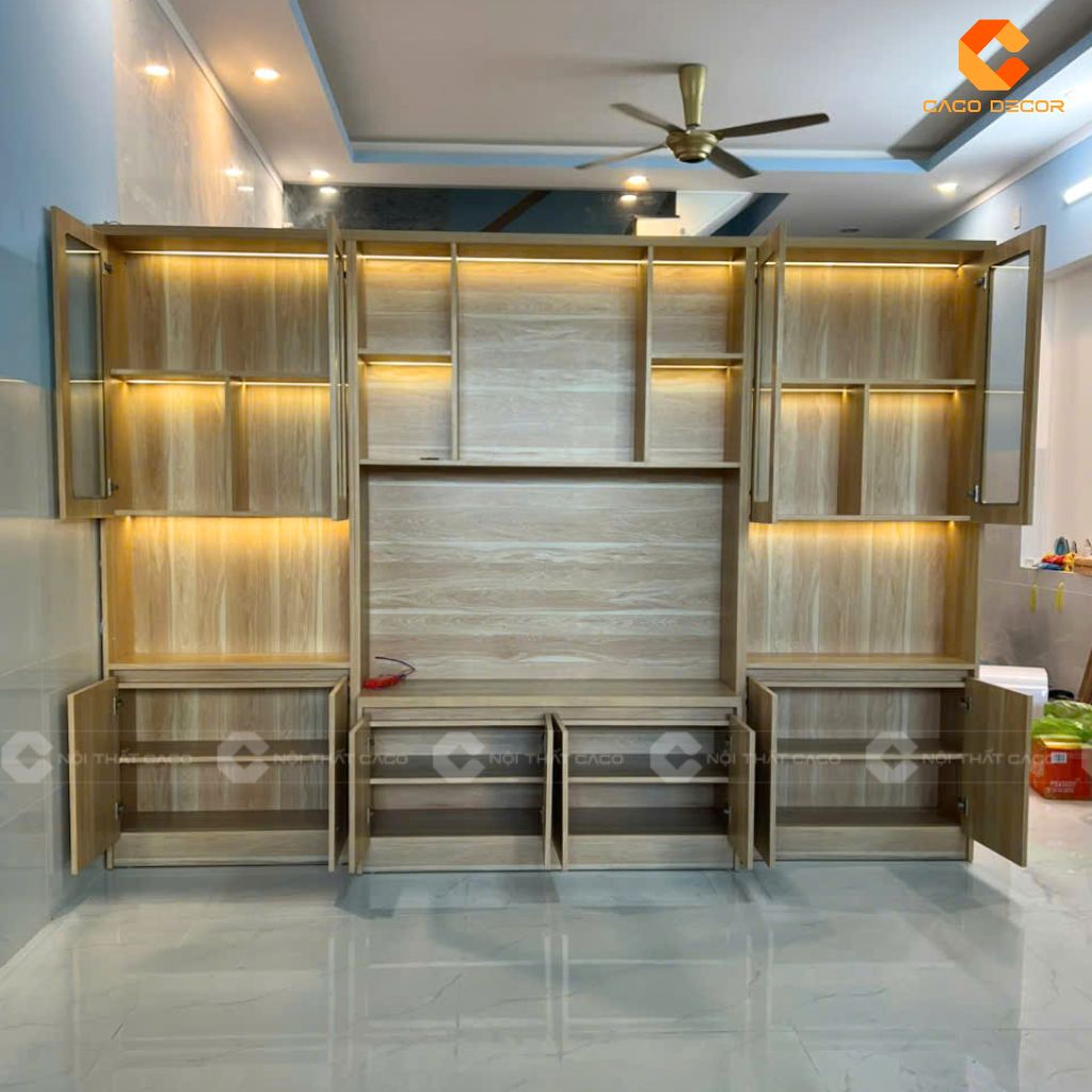 Hình chụp thực tế các khoang kệ của vách trang trí