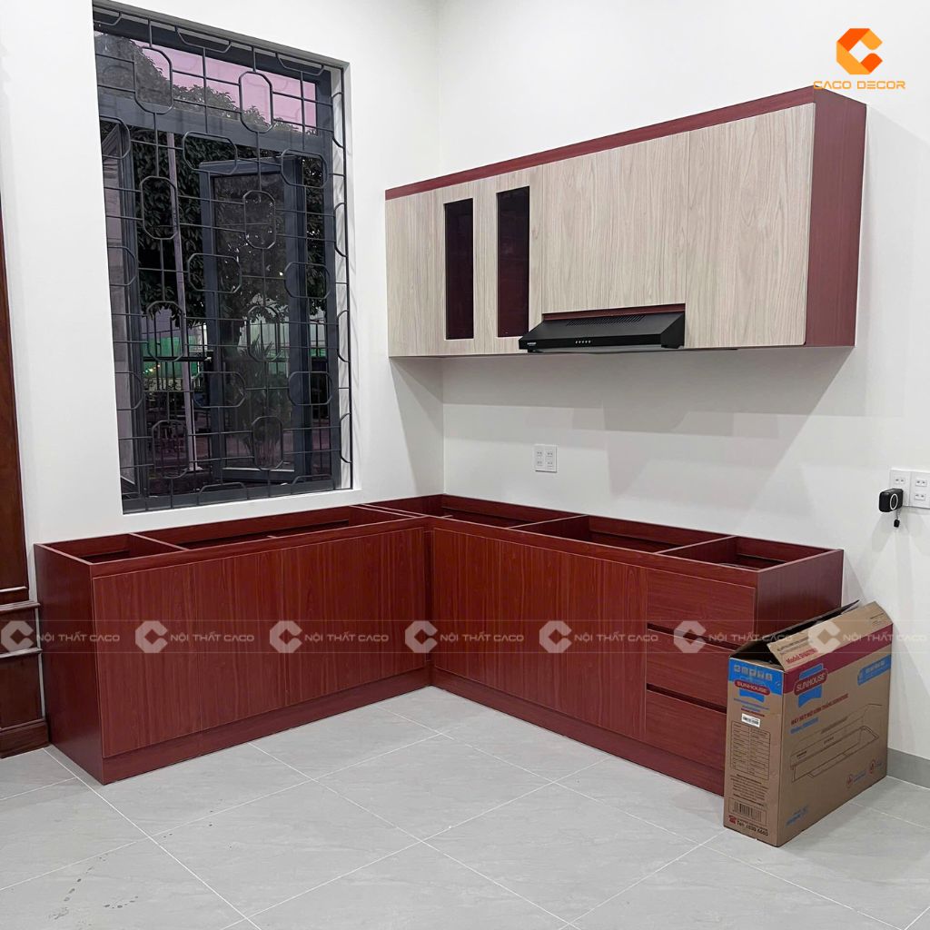 Hình thực tế tủ bếp TBM118 chữ L bàn giao tại nhà khách