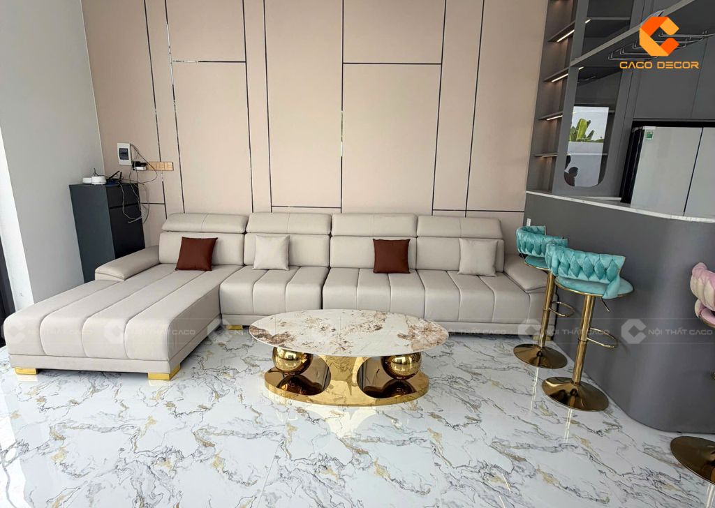 Hình chụp thực tế bộ sofa và bàn trà phòng khách biệt thự