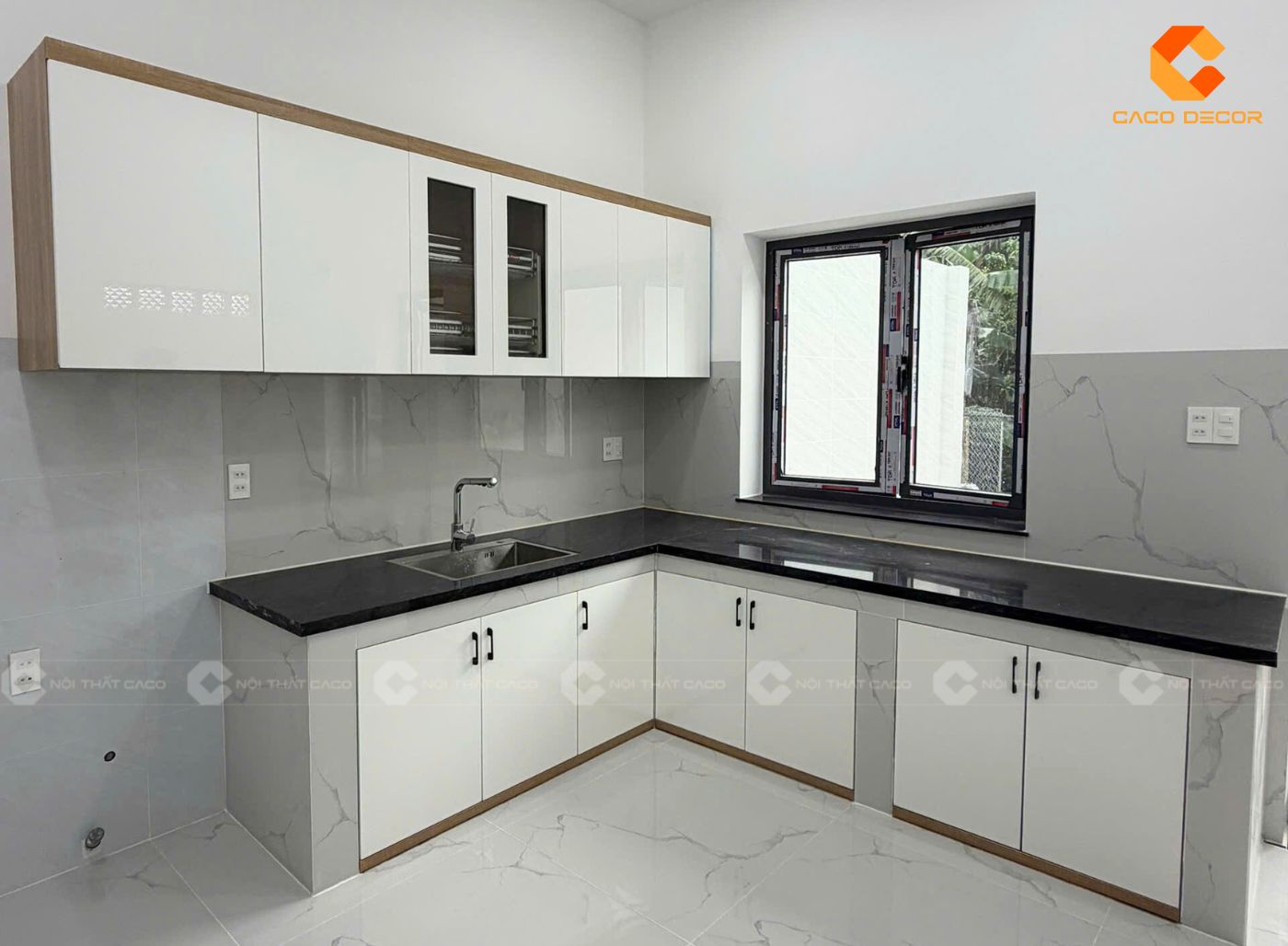 Bàn giao tủ bếp chữ L gỗ công nghiệp