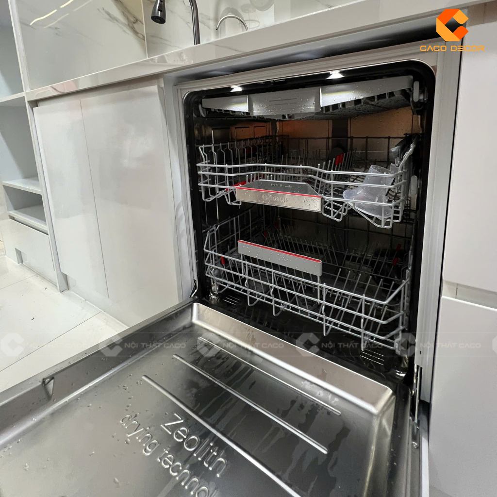 Khu vực máy rửa chén của tủ bếp