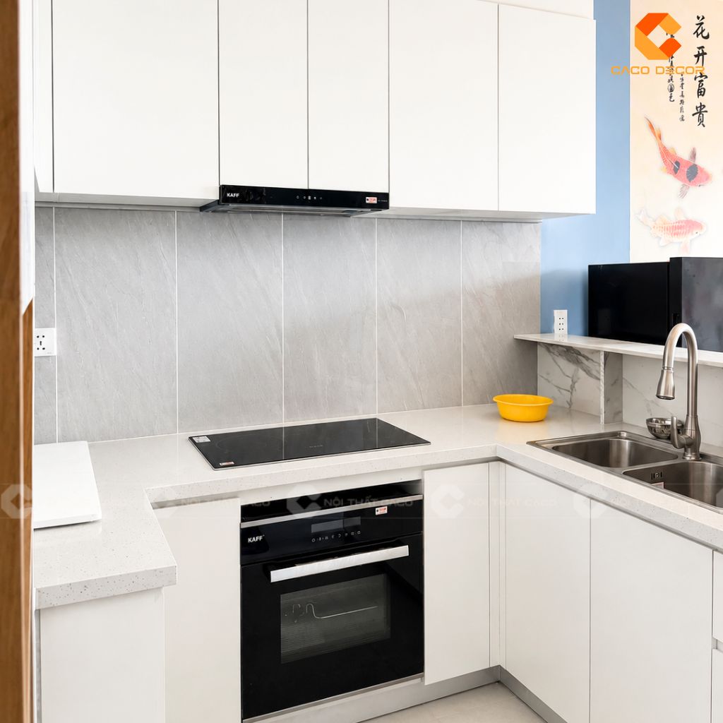 Tủ bếp chữ L màu trắng hiện đại
