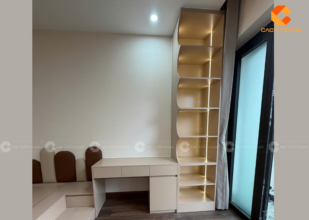 Hình thực tế bàn học dài kèm tủ đứng trang trí