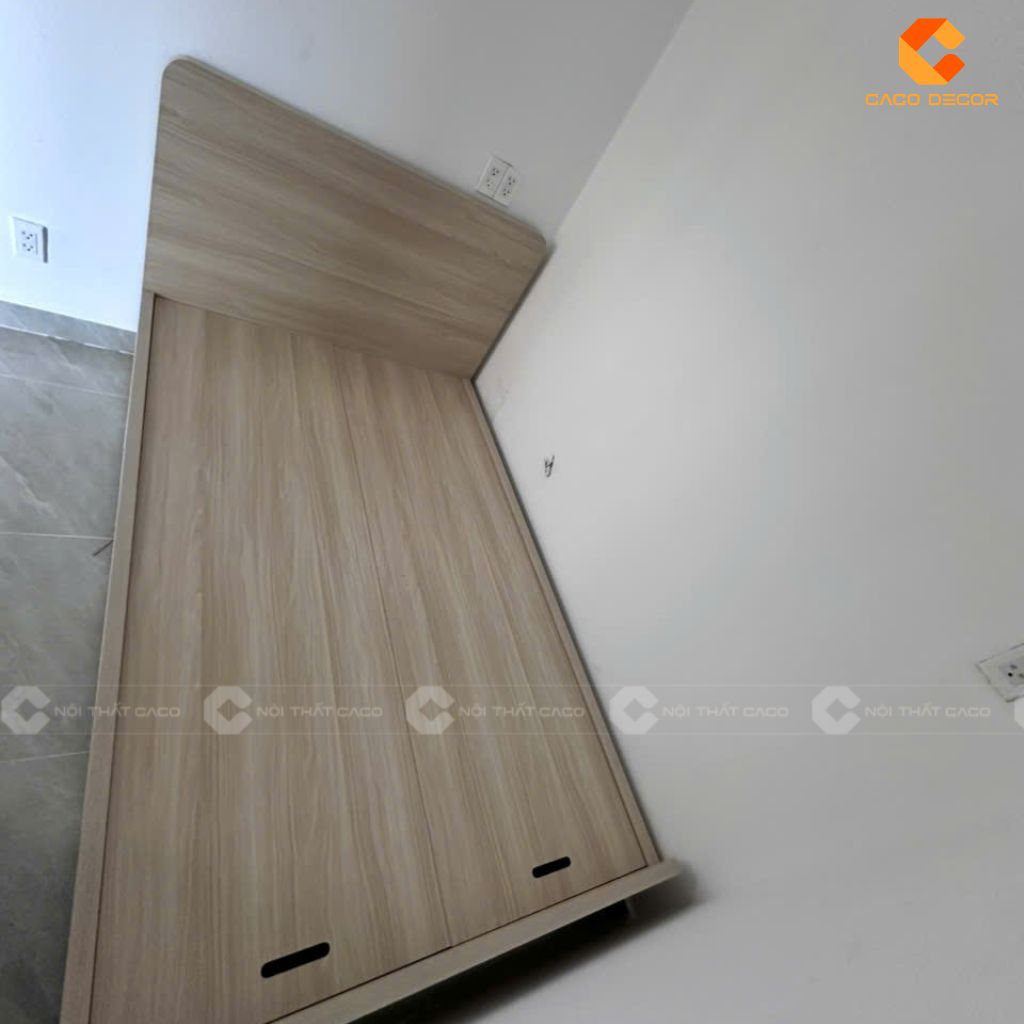 Đầu giường ngủ cao ráo cùng thang giường sát đất