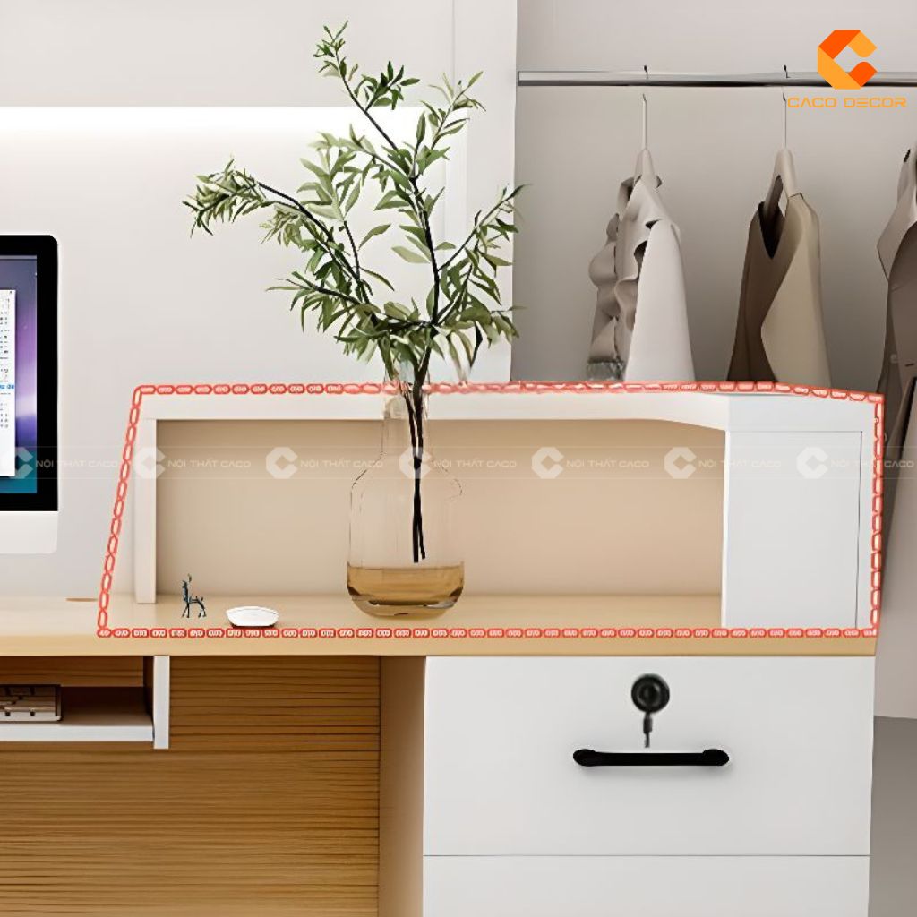Kệ trưng bày phía trên tủ của quầy lễ tân QLT023
