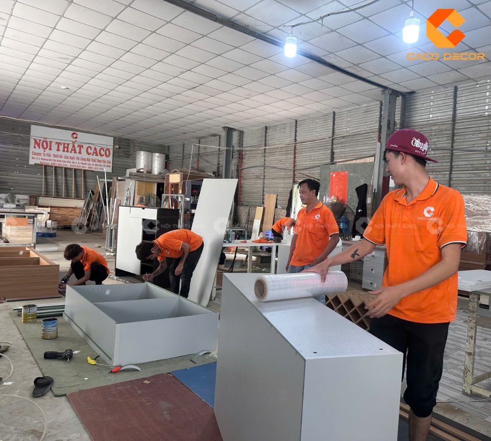 Xưởng sản xuất cùng đội ngũ thợ mộc của Nội Thất CaCo