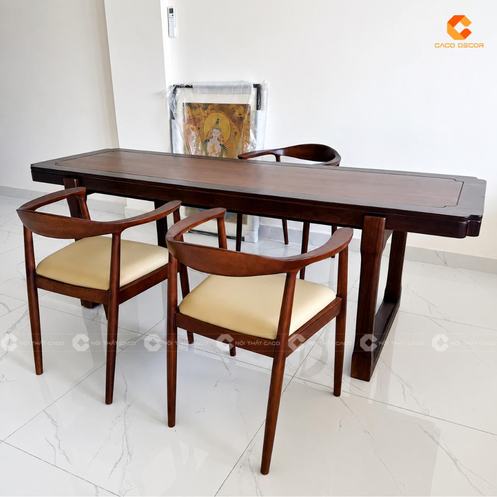Bộ bàn ăn gỗ sồi Nga phủ sơn mờ tại CityLand