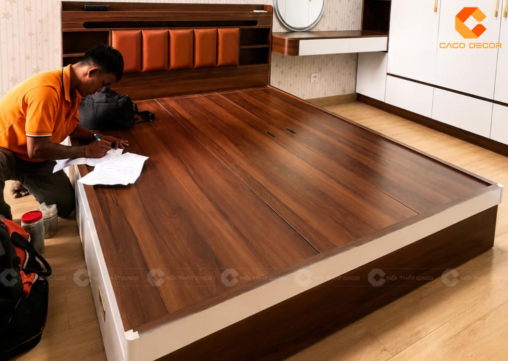 Thợ CaCo thi công giường ngủ thực tế tại nhà khách