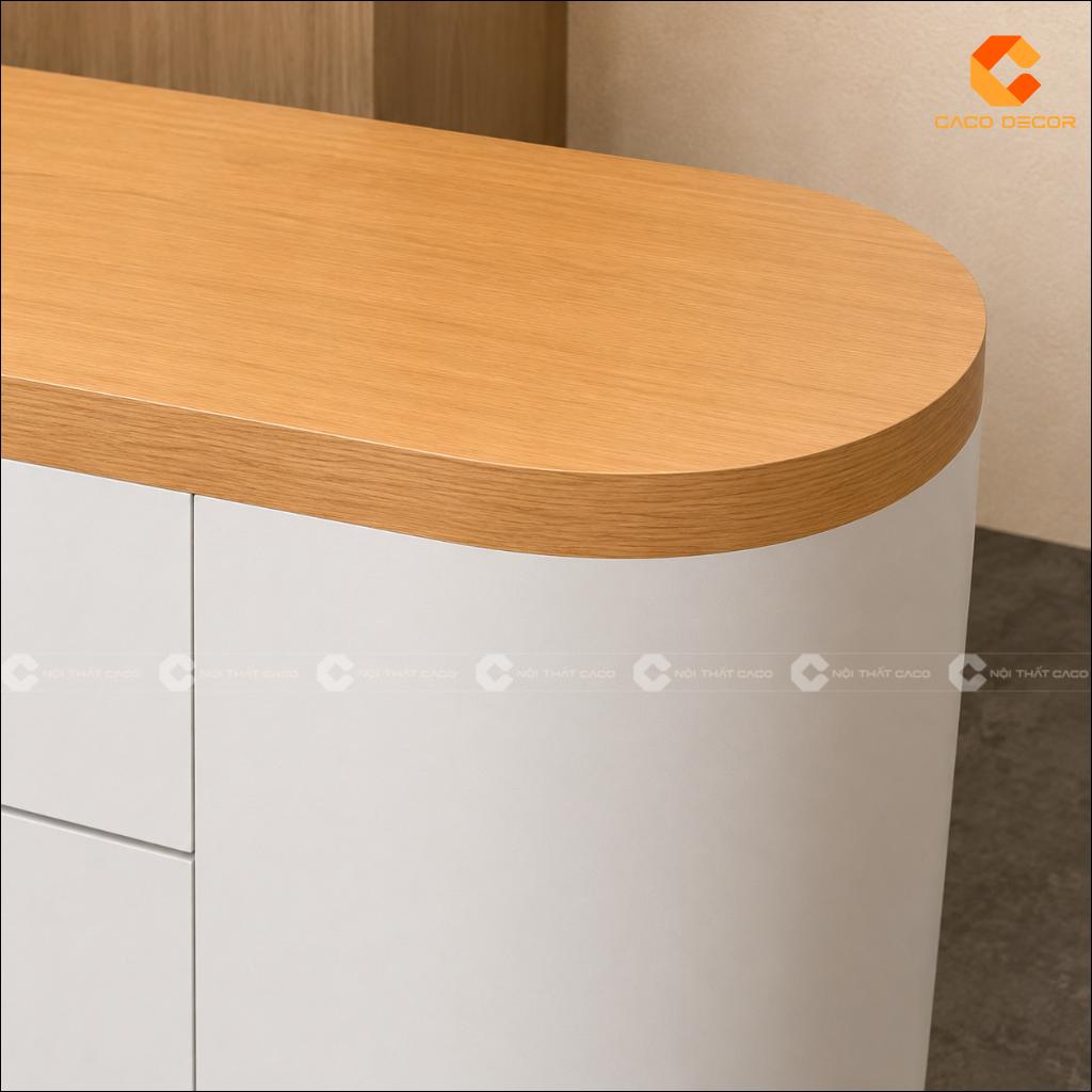 Cận cảnh mặt bàn bo cong quầy lễ tân QLT043