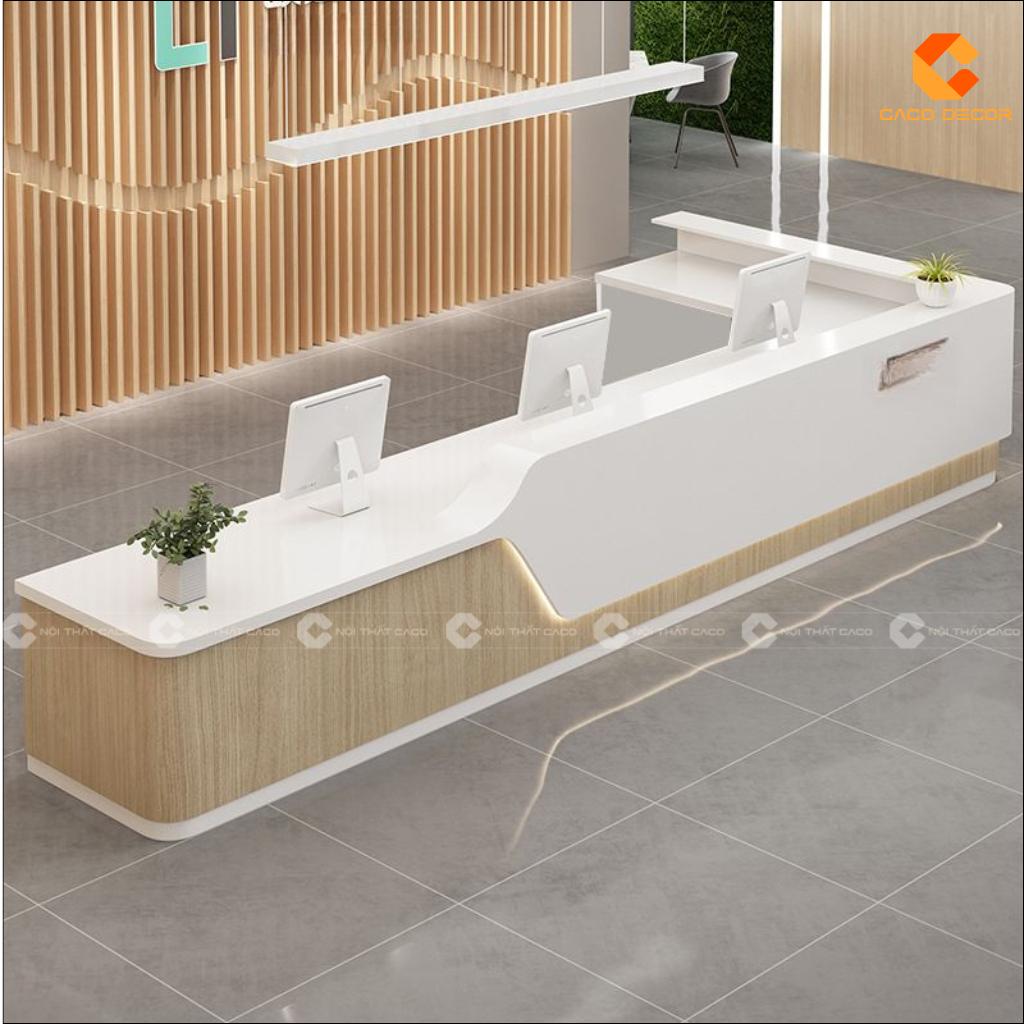 Quầy lễ tân QLT033 nhìn từ trên với thiết kế dài và bo cong