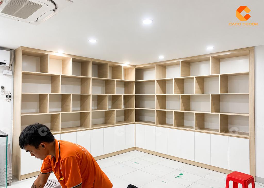 Tủ hồ sơ chữ L thi công thực tế tại công trình anh Nhân