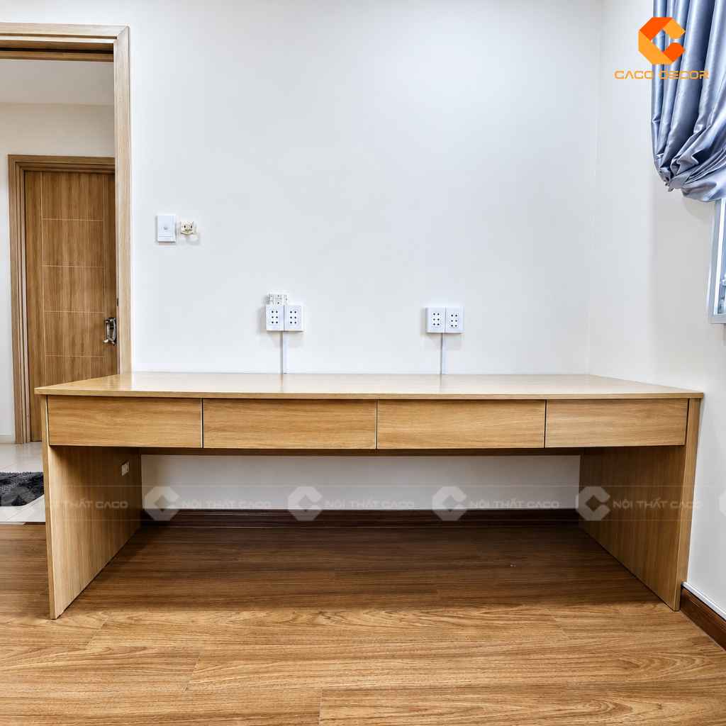 Lắp đặt bàn làm việc gỗ 3 ngăn kéo chị Thanh Bình Đông