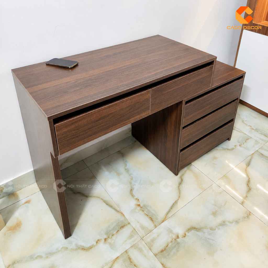 Bàn trang điểm nhiều hộc kéo hoàn thiện cho chị Hằng tại Bình Lợi Trung