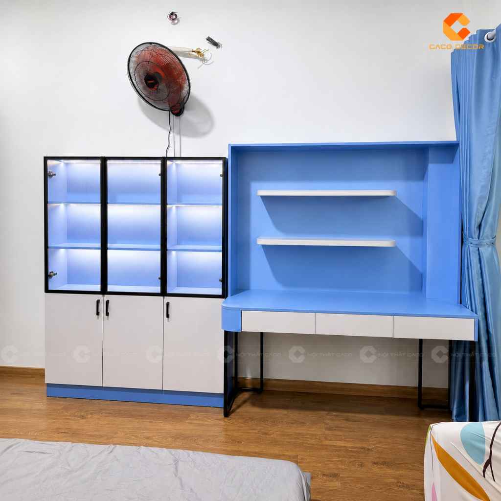 Combo tủ trưng bày và bàn học cho bé nhà chị Quyên tại Hiệp Bình