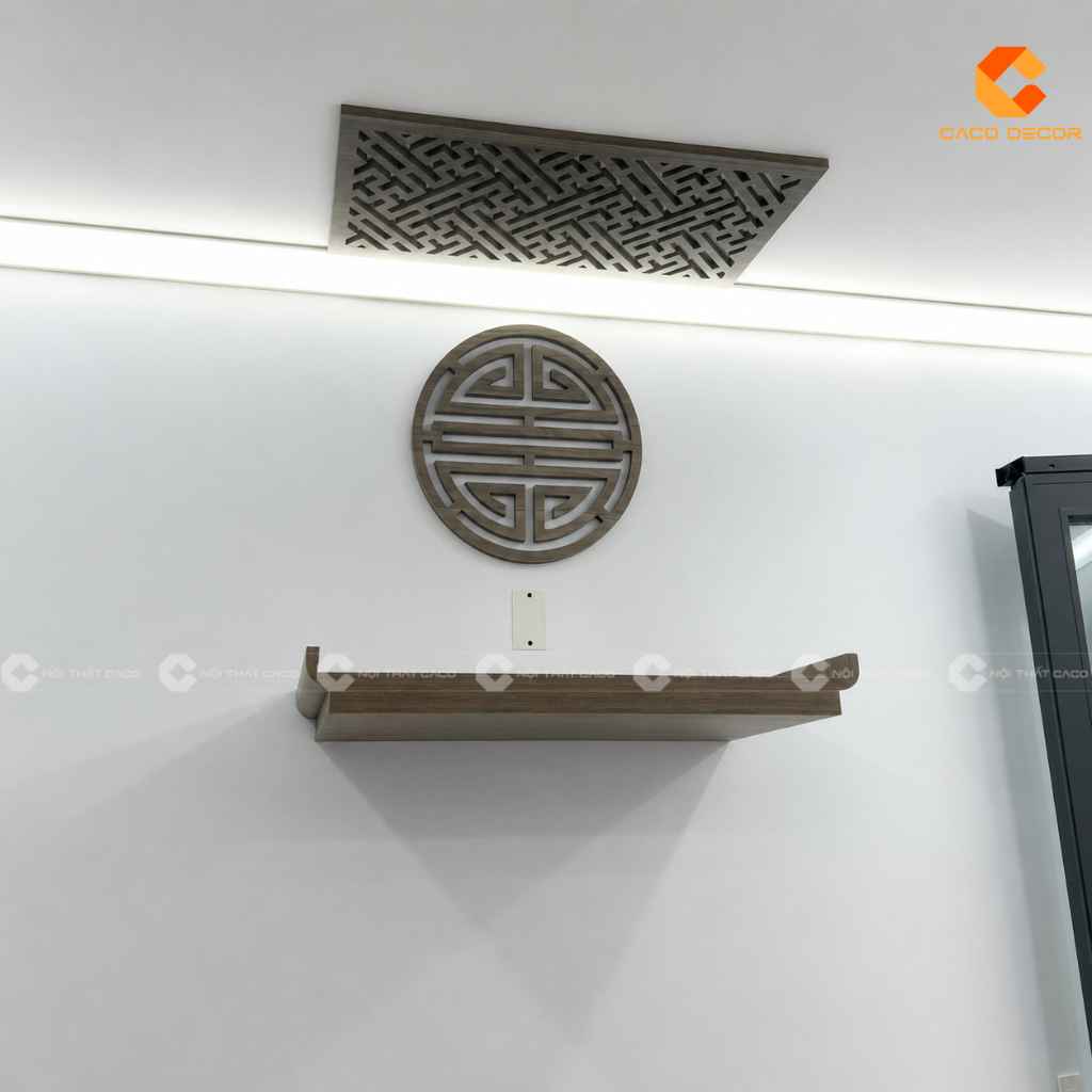 Góc nghiêng bàn thờ treo chữ Thọ hoàn thiện tại phường Diên Hồng