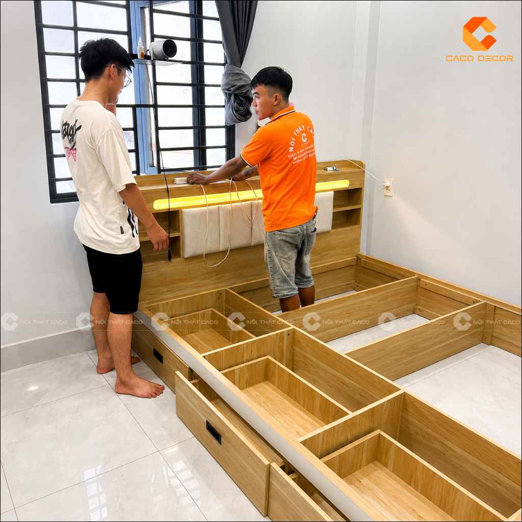 Thợ CaCo lắp đặt giường ngủ có LED đầu giường tại Dĩ An Bình Dương
