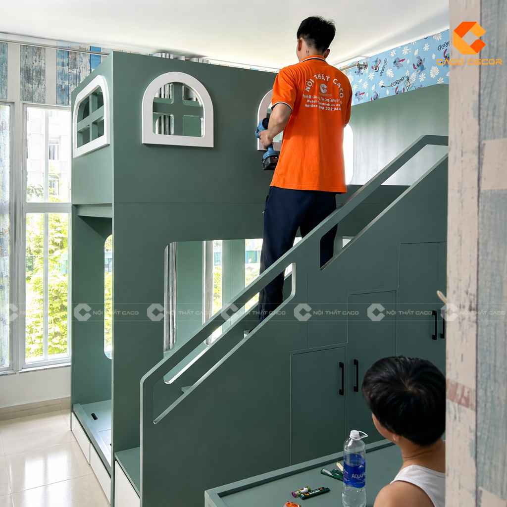 Thợ CaCo lắp đặt giường tầng trẻ em tại KDC Hạnh Phúc Bình Hưng