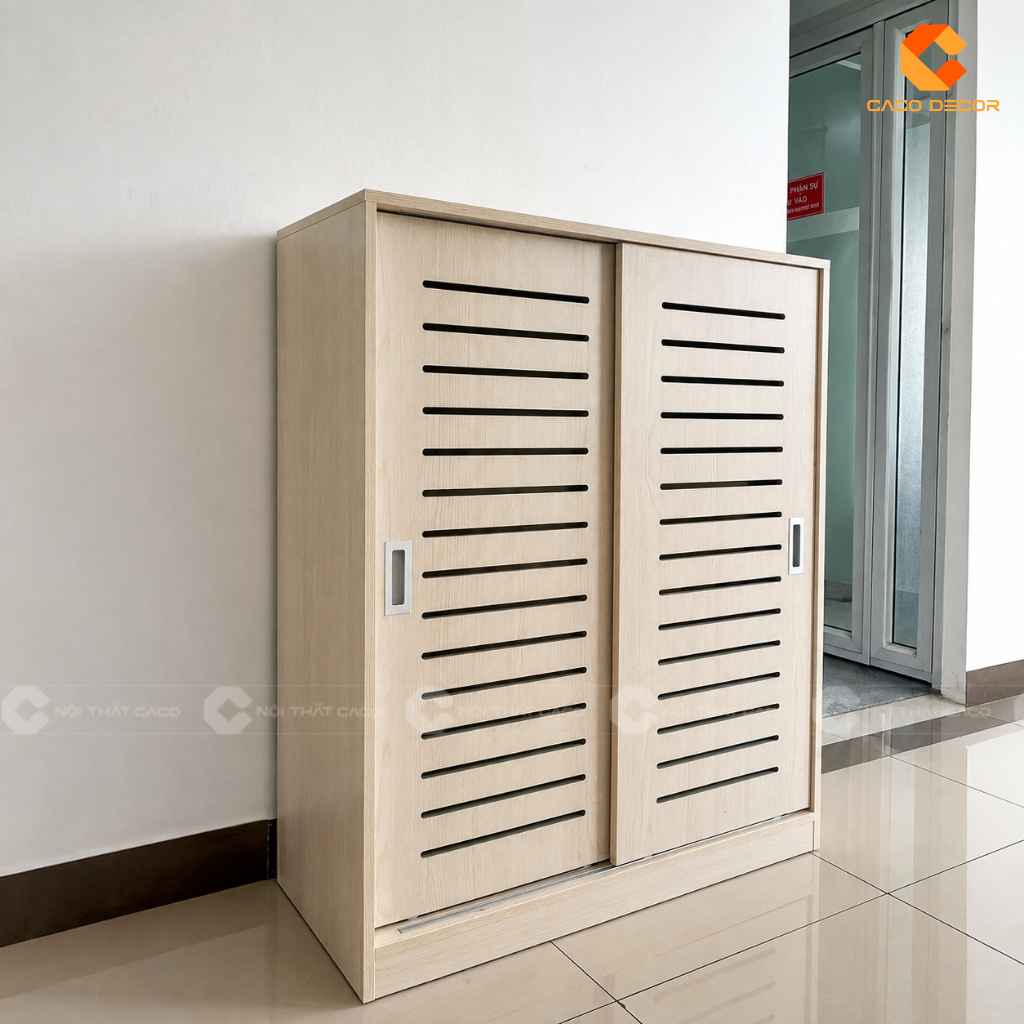 Tủ giày cửa lùa vân gỗ sáng hoàn thiện tại VinaControl Tân Thuận