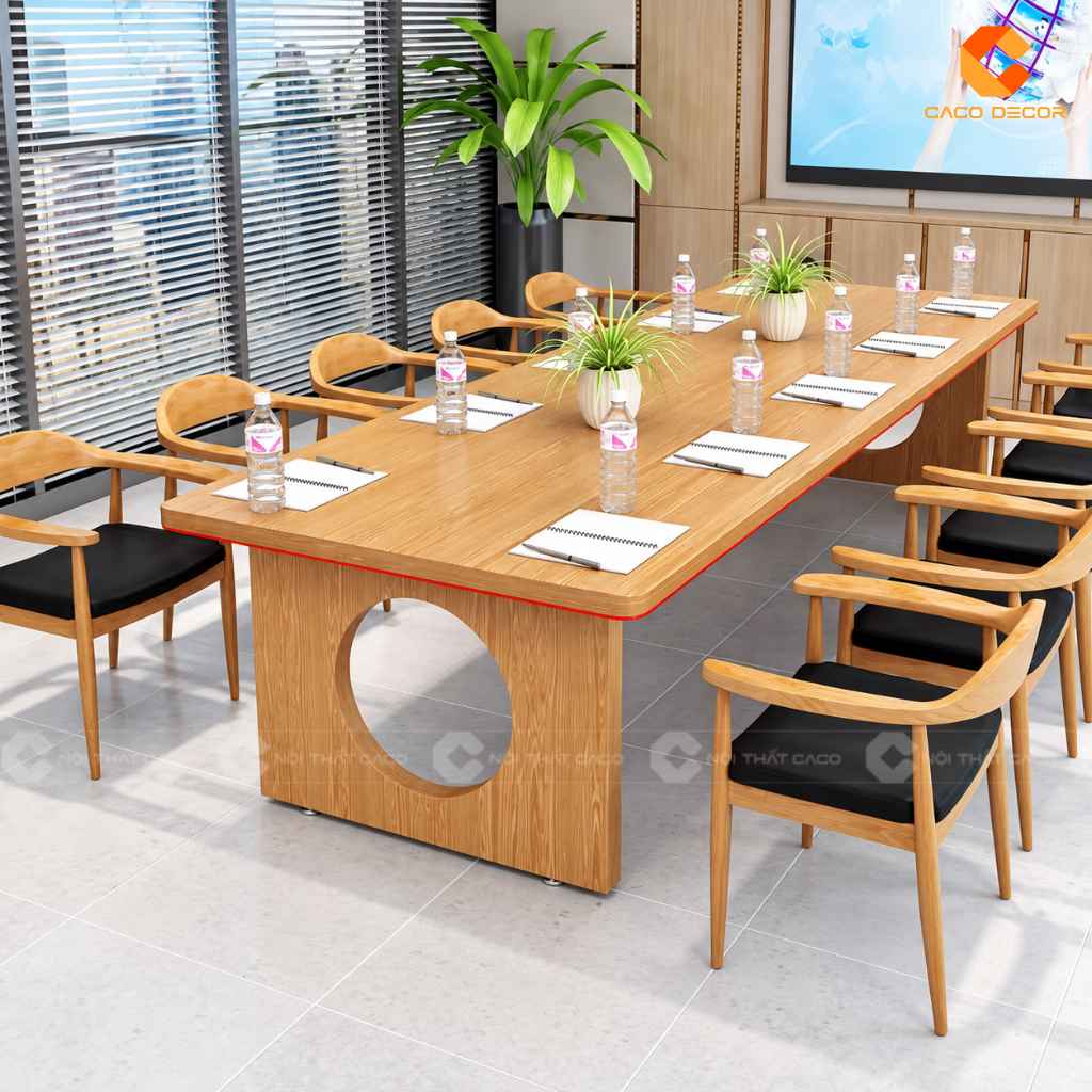 Góc nghiêng bàn phòng họp gỗ tự nhiên BHTN014 với mặt bàn vân gỗ sáng