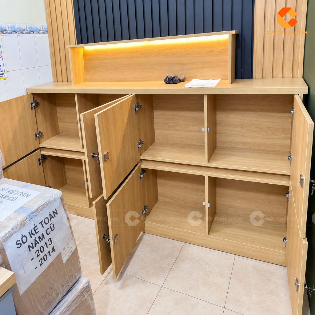 Chi tiết các khoang lưu trữ bên trong tủ hồ sơ của chị Trinh