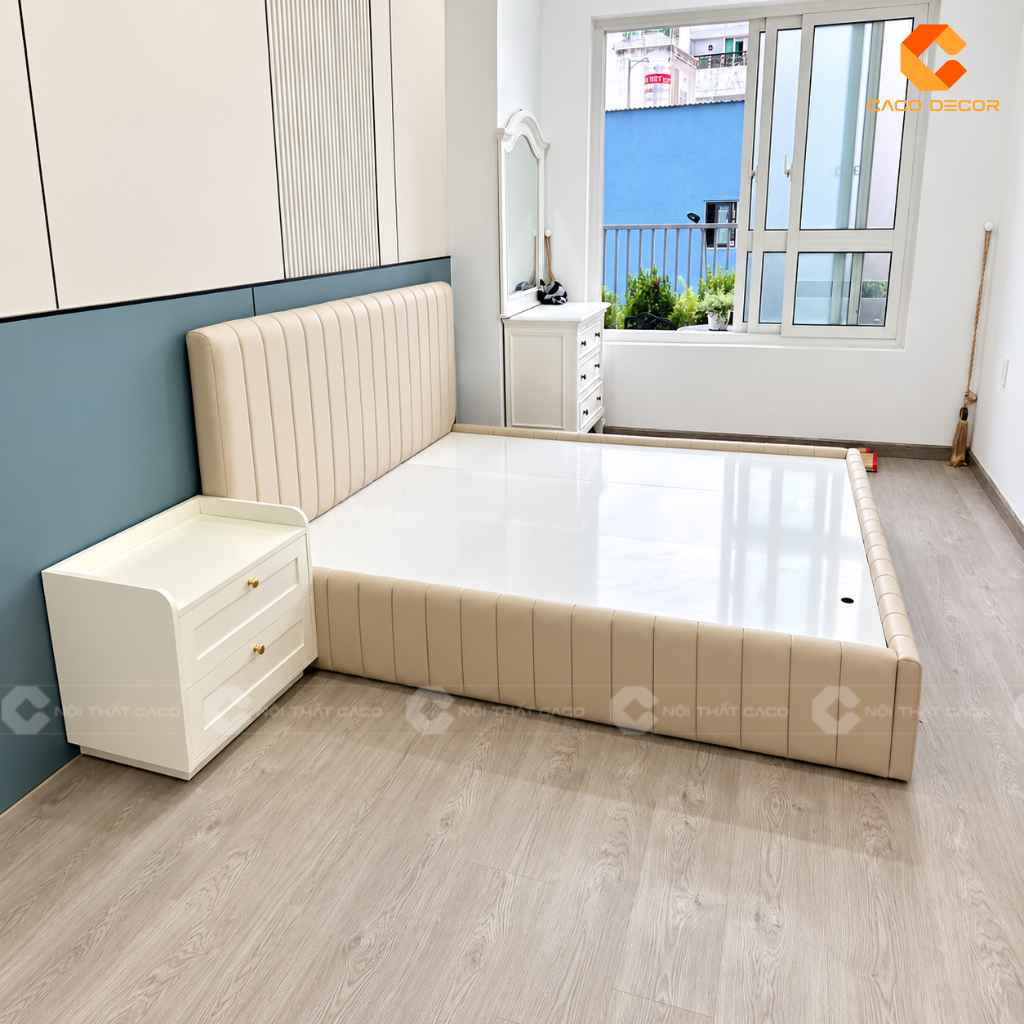 Hoàn thiện giường ngủ bọc nệm hiện đại tại nhà chị Tâm Tân Bình