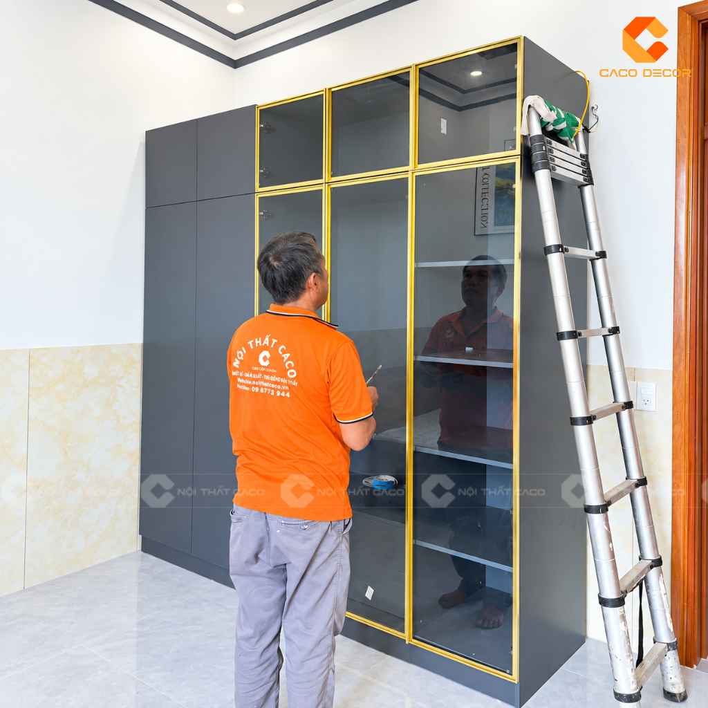 Thợ CaCo lắp đặt tủ quần áo tại nhà anh Huy ở Bảo Lộc Lâm Đồng