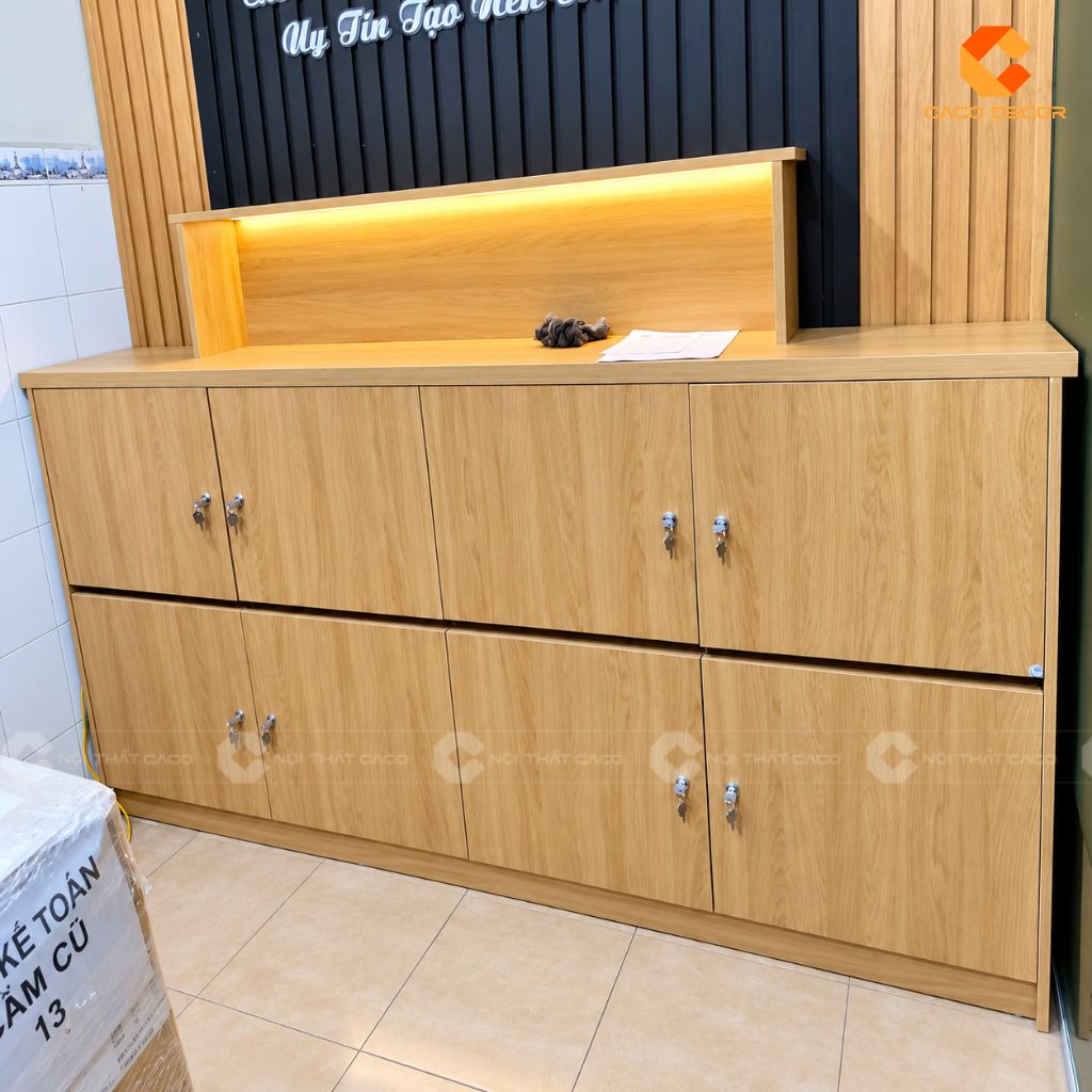 Tủ hồ sơ vân gỗ sáng có khóa từng cánh tại công trình chị Trinh
