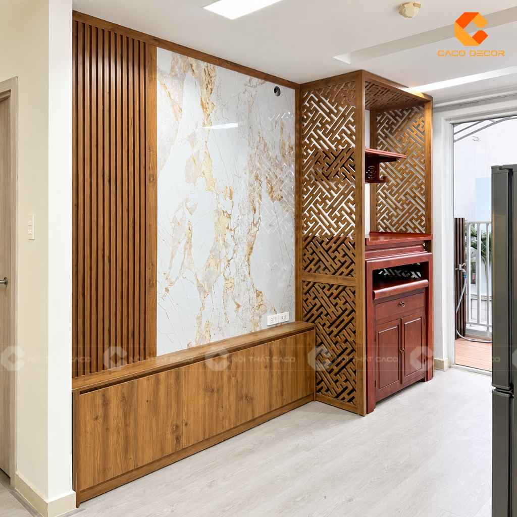 Vách ngăn gỗ phòng thờ trang nghiêm nhà chị Tâm