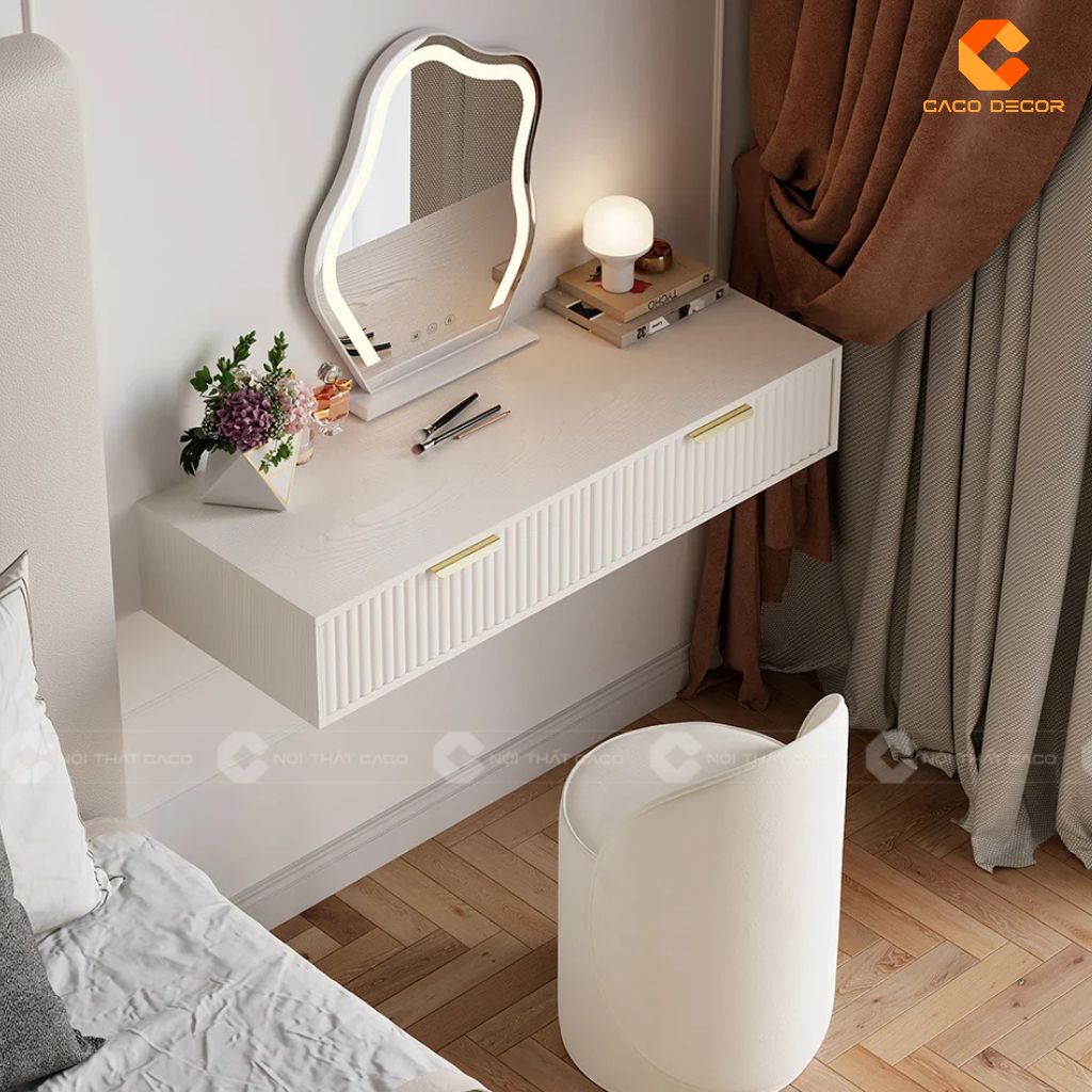 Có Nên Đặt Các Mẫu Bàn Trang Điểm Đối Diện Cửa Phòng Ngủ? 3