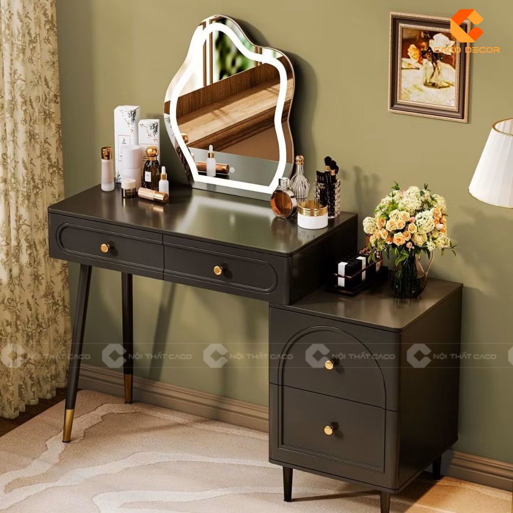 Có Nên Đặt Các Mẫu Bàn Trang Điểm Đối Diện Cửa Phòng Ngủ? 8