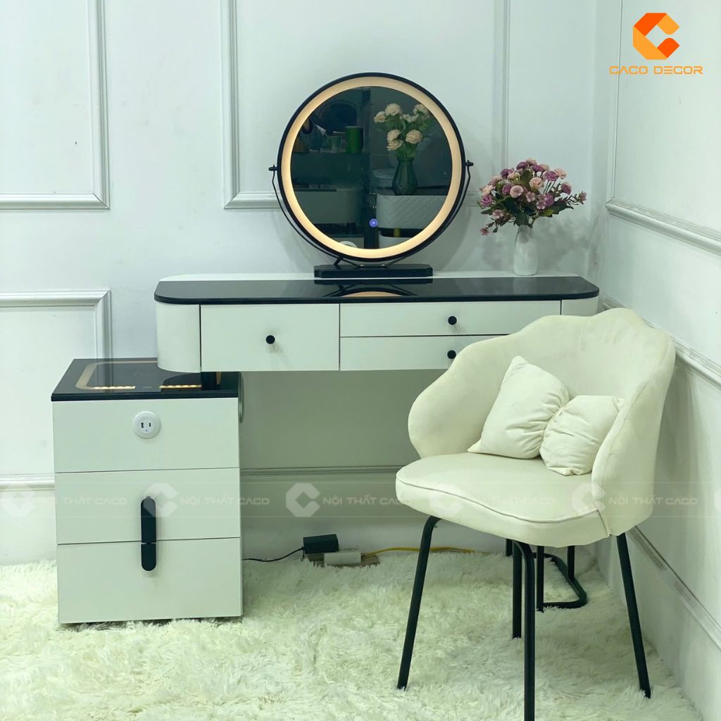 Có Nên Đặt Các Mẫu Bàn Trang Điểm Đối Diện Cửa Phòng Ngủ? 15