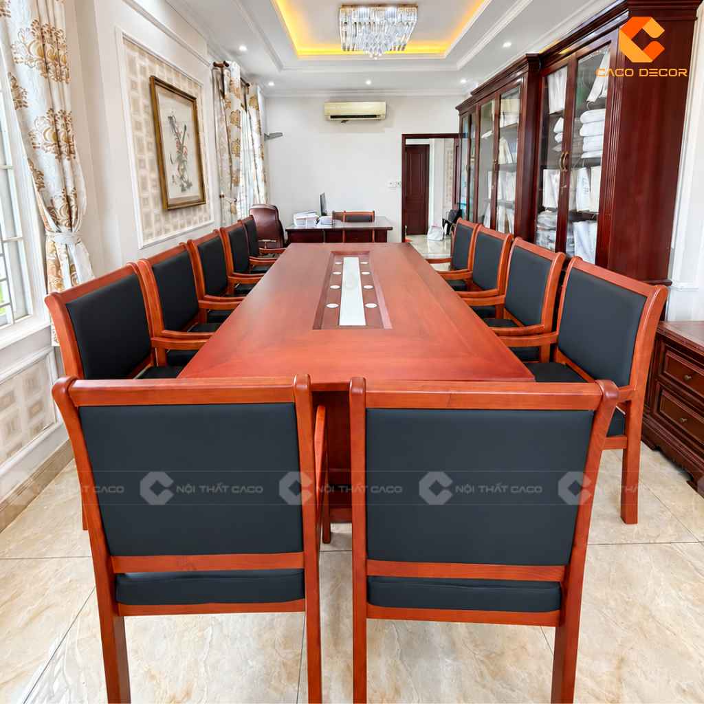 Hình thực tế bàn họp được chụp tại công trình