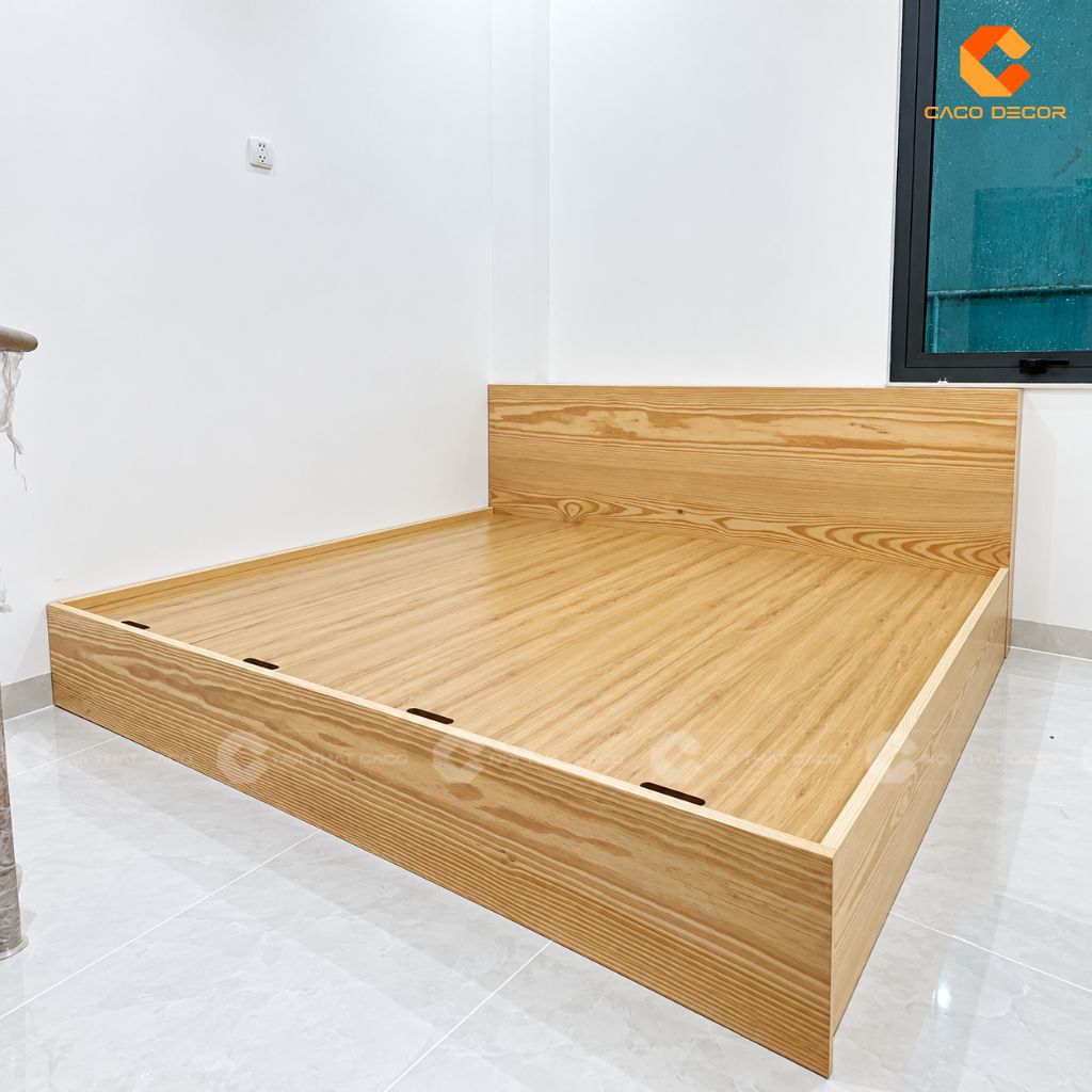 Giường ngủ gỗ tông sáng hoàn thiện cho chị Mai tại Hiệp Bình