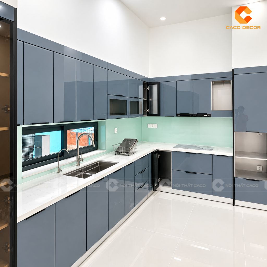 Tủ bếp chữ L xanh xám nhà chị Mai tại phường Hiệp Bình Thủ Đức