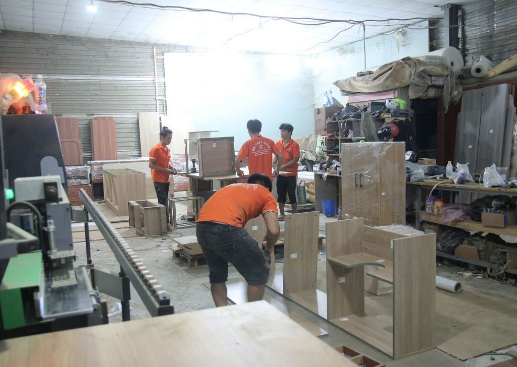 Đội ngũ thợ CaCo tại xưởng