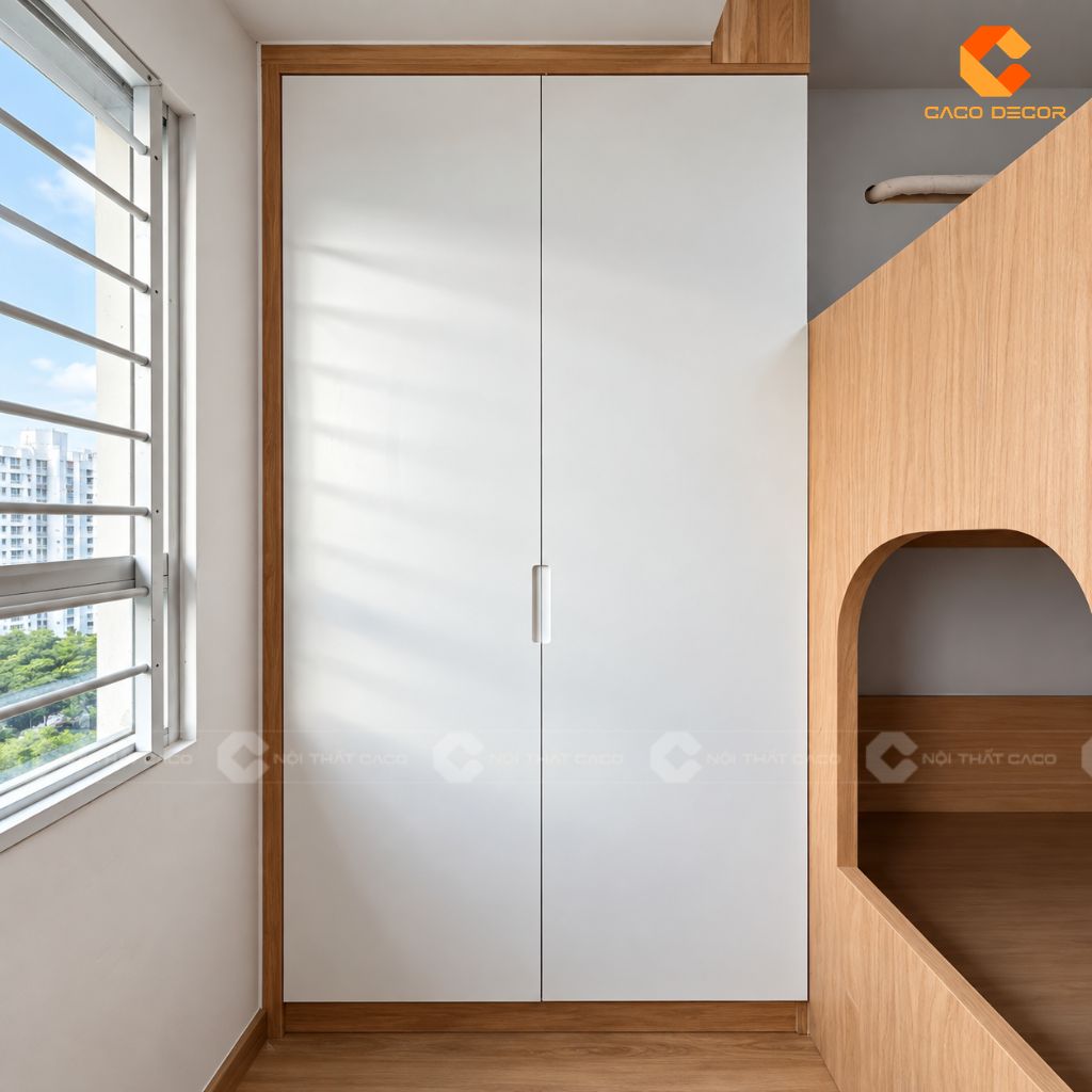 Tủ quần áo hai cánh trắng phối vân gỗ trong phòng trẻ em