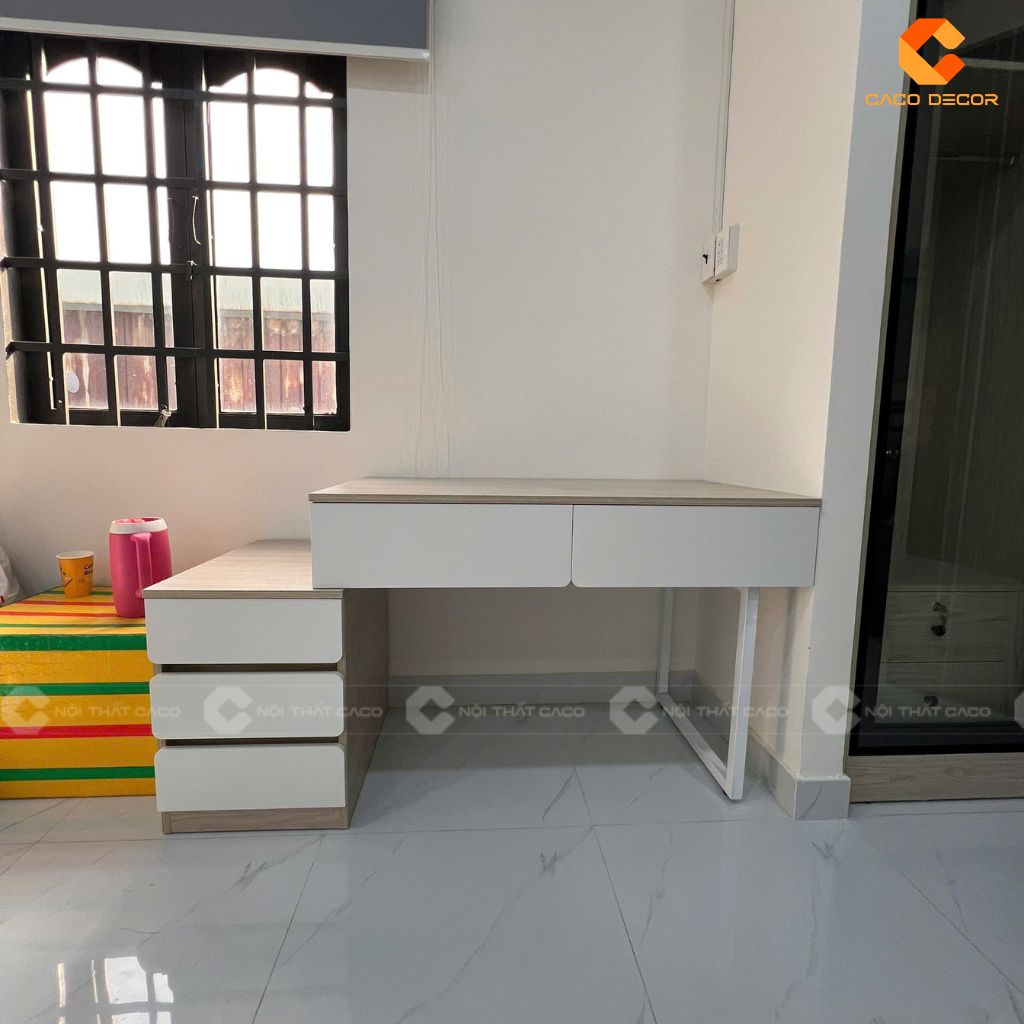 Hình chụp thực tế bàn trang điểm tại nhà khách