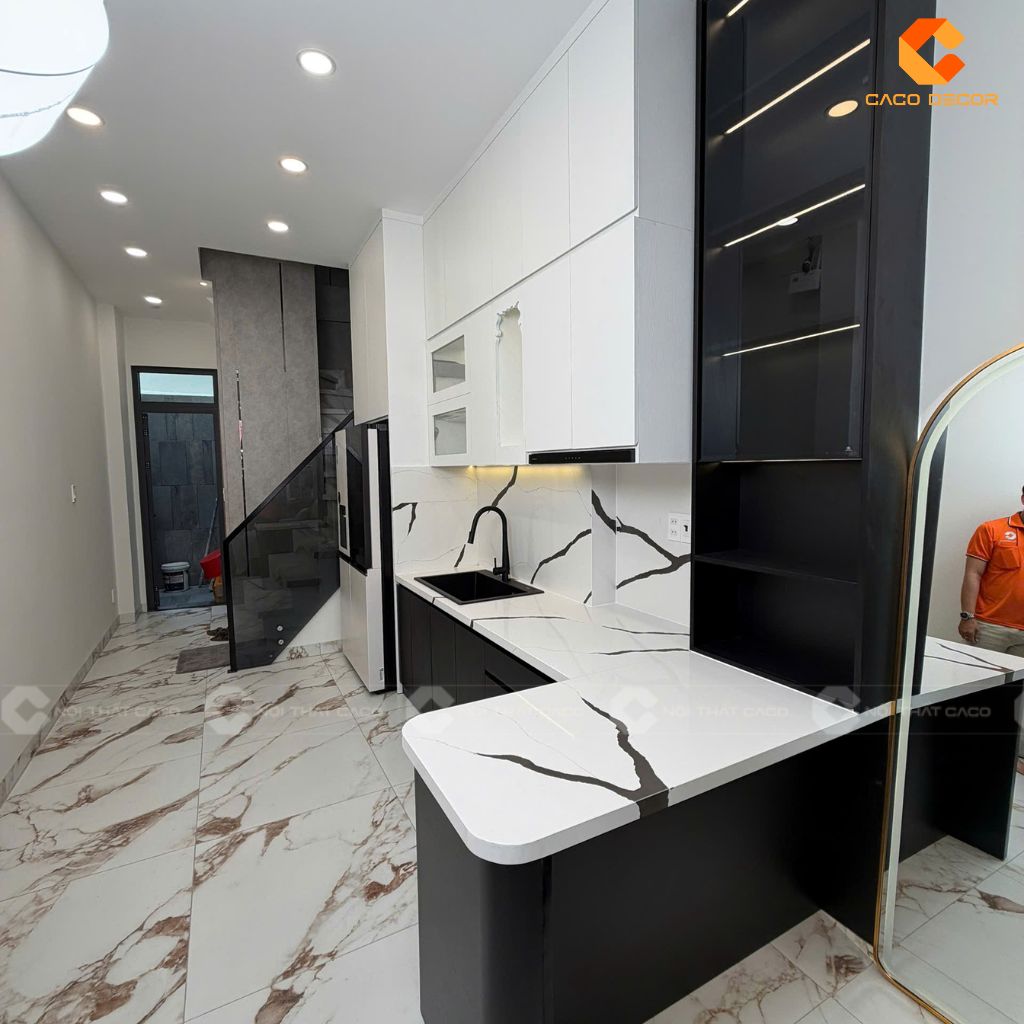 Hình chụp thực tế tủ bếp bàn giao tại nhà khách