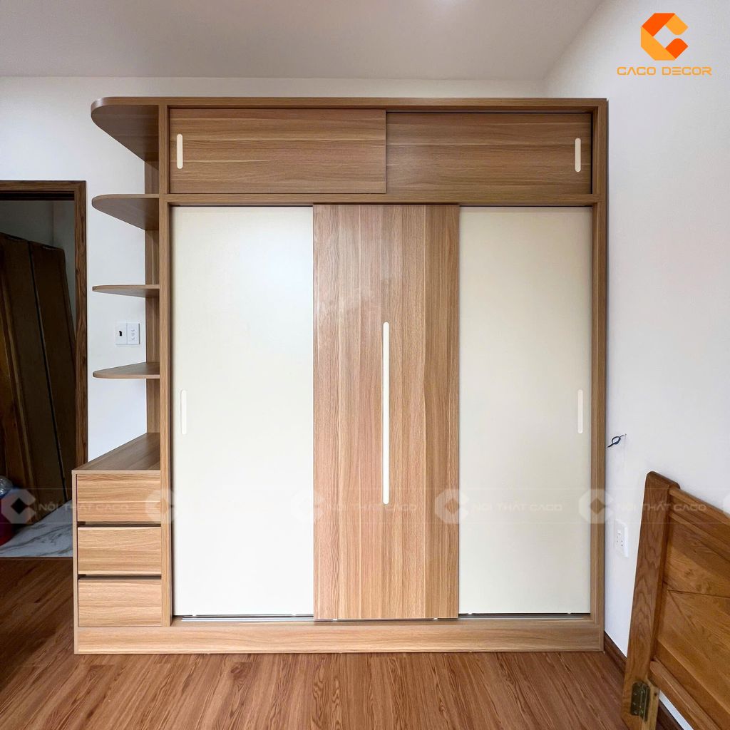 Ảnh chụp thực tế tủ quần áo cửa lùa tại nhà khách