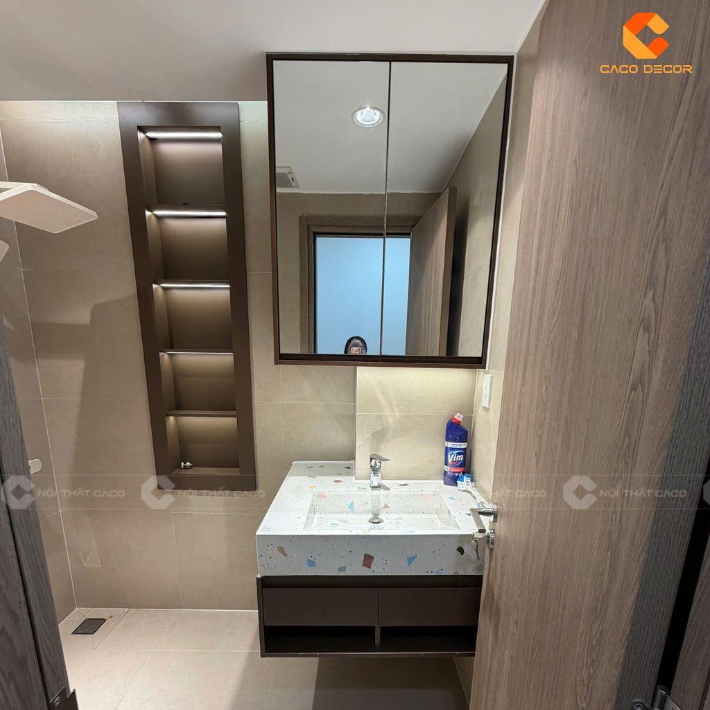 Hình thi công thực tế tủ treo nhà vệ sinh khi bàn giao