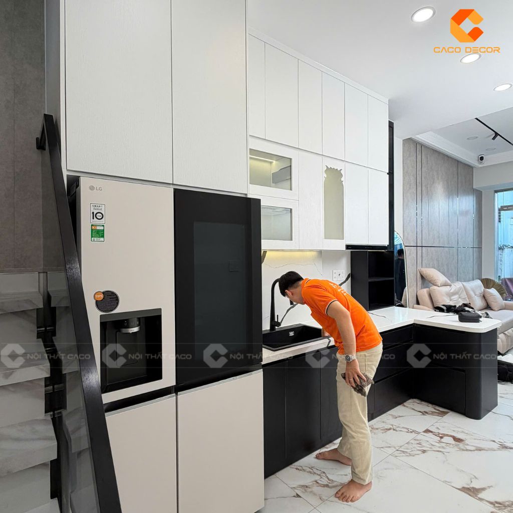 Thợ thi công combo nội thất nhà chị Hiền