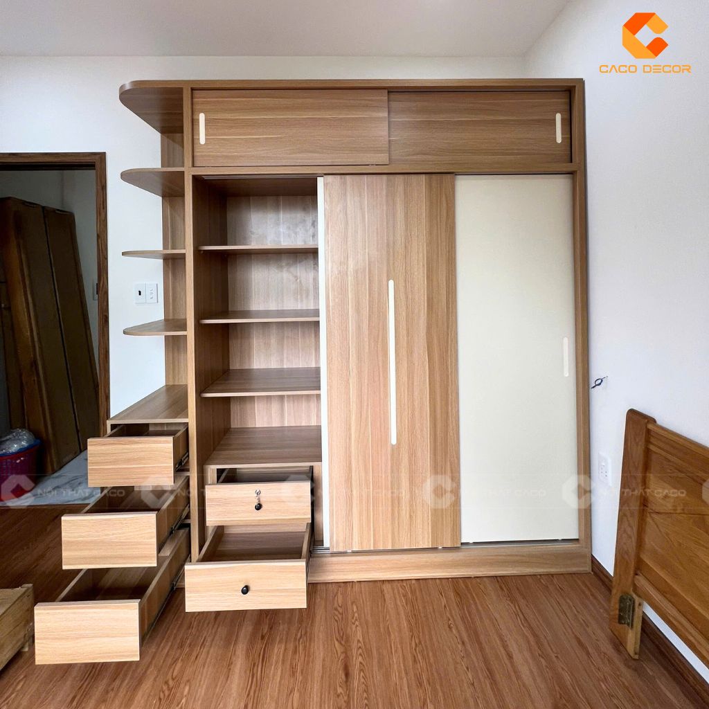 Hình chụp tủ quần áo cửa lùa thiết kế theo yêu cầu