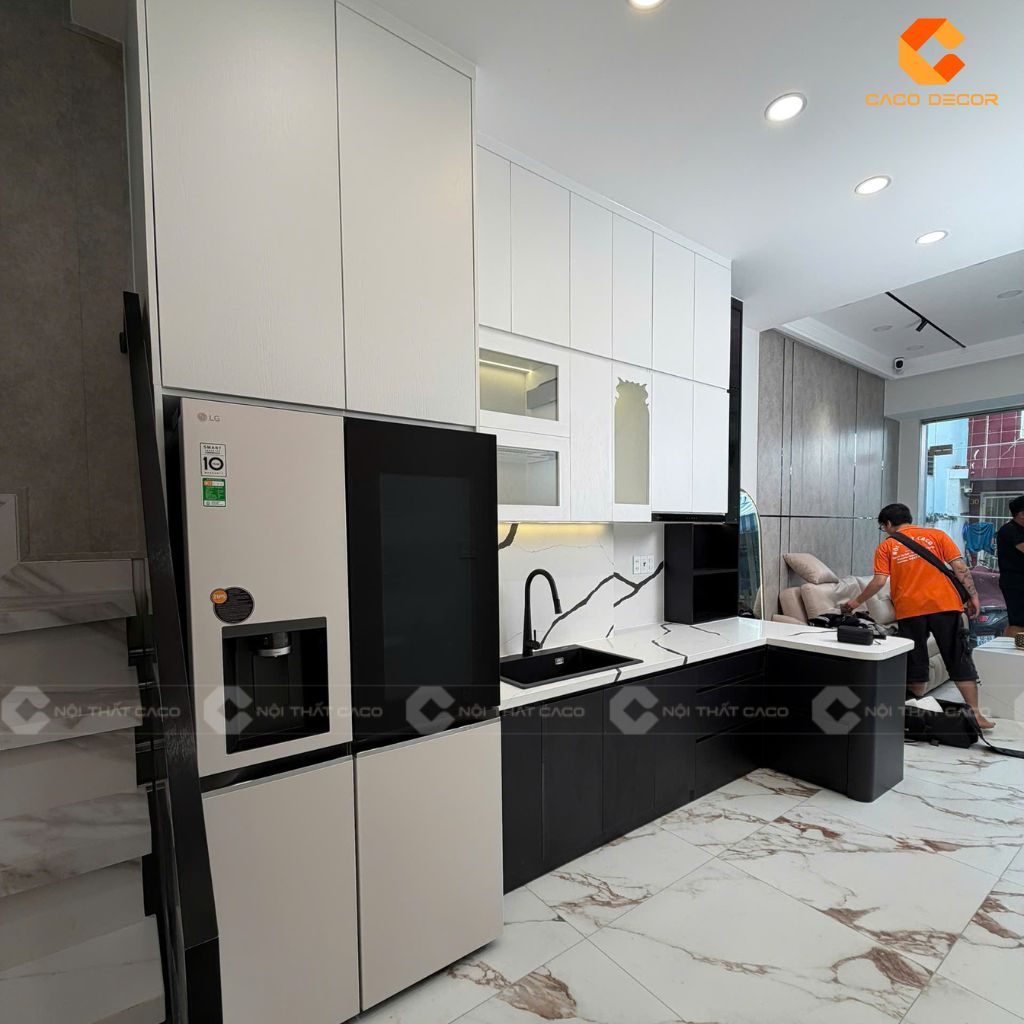 Mẫu tủ bếp MDF chữ L chụp thực tế tại nhà khách